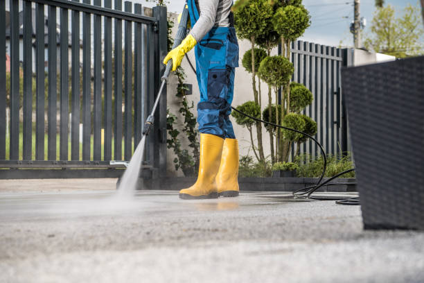 Best Deck Pressure Washing  in Country Clu, CA