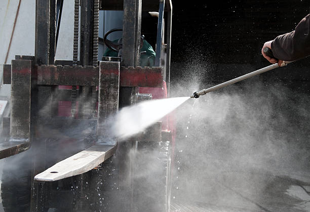 Best Concrete Pressure Washing  in Country Clu, CA