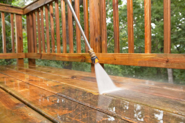 Best Commercial Pressure Washing  in Country Clu, CA