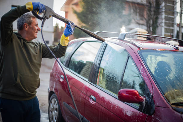 Best Pressure Washing Siding  in Country Clu, CA